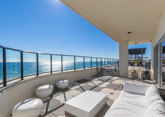 Luxury 4 Bedroom Gulf View With Modern Appliances! Right Next To The Hangout!
