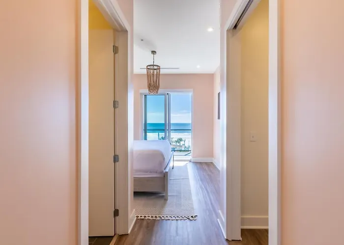 Luxury 4 Bedroom Gulf View With Modern Appliances! Right Next To The Hangout! Gulf Shores