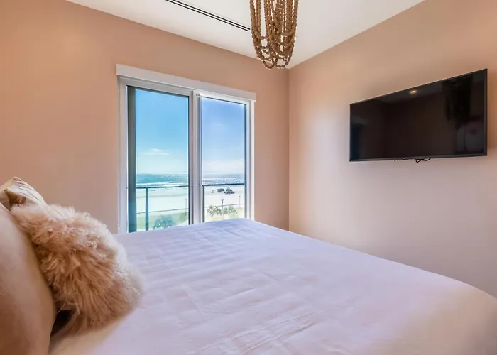 Luxury 4 Bedroom Gulf View With Modern Appliances! Right Next To The Hangout! * Gulf Shores