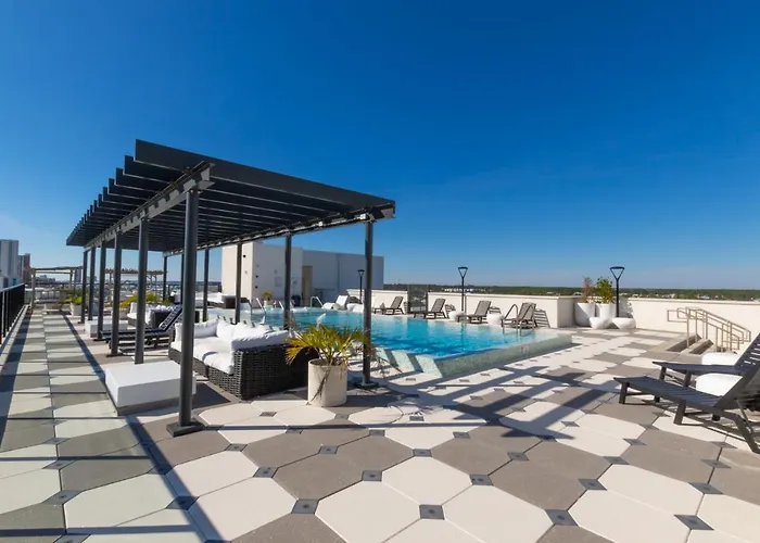 Luxury 4 Bedroom Gulf View With Modern Appliances! Right Next To The Hangout! Gulf Shores