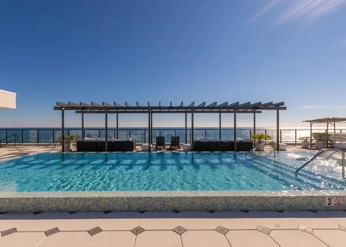 Luxury 4 Bedroom Gulf View With Modern Appliances! Right Next To The Hangout!