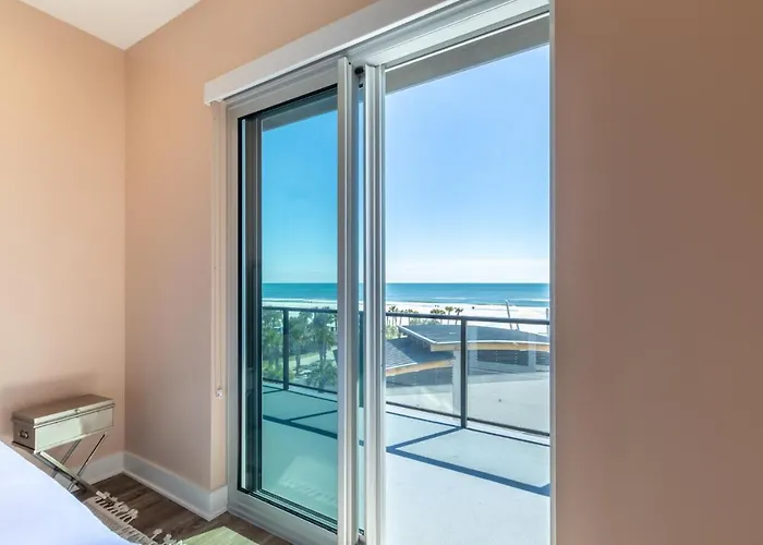 Luxury 4 Bedroom Gulf View With Modern Appliances! Right Next To The Hangout! Gulf Shores